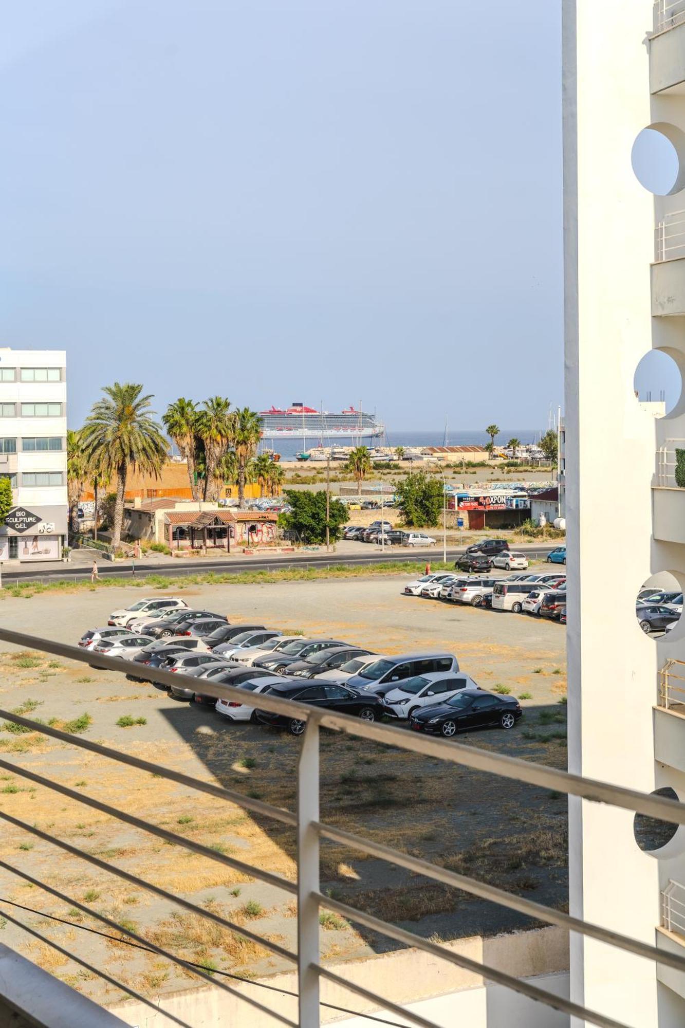 Violet Dusk City Center Flat Larnaca Zewnętrze zdjęcie